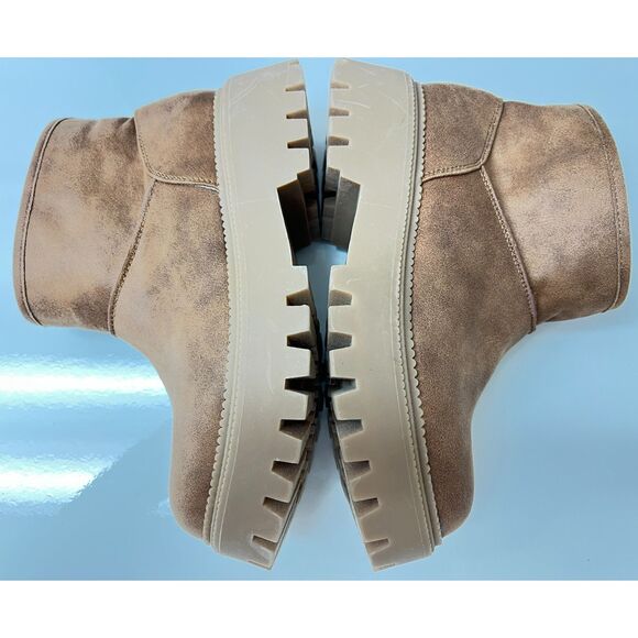 DV Dolce Vita Women's Lonny faux suede tan ankle boot. Size 8.5. NWOT - Picture 4 of 7